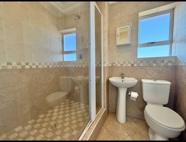 2 BEDROOM APARTMENT FOR SALE IN JEFFREYS BAY CENTRAL